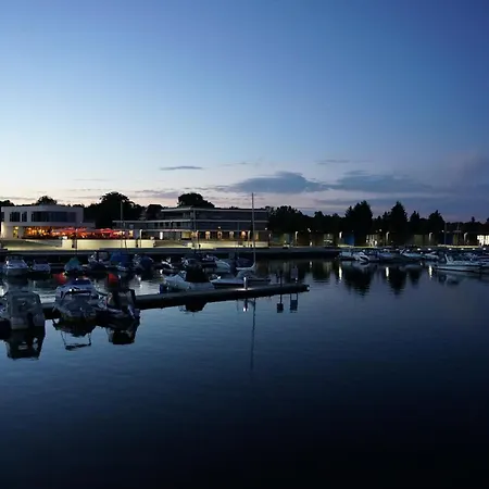 아파트 Helfert Fewo2 Mit Eigener Terrasse *