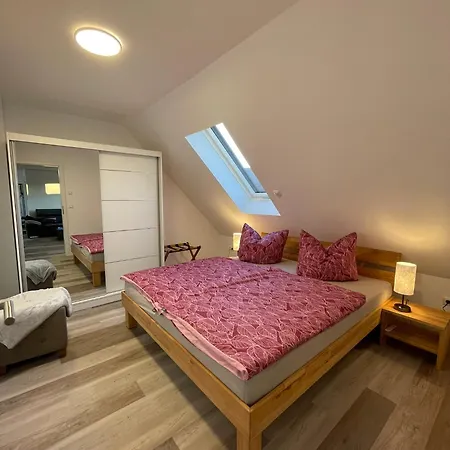 Apartment Helfert Fewo2 Mit Eigener Terrasse
