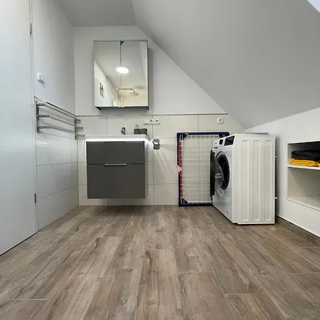 Apartment Helfert Fewo2 Mit Eigener Terrasse
