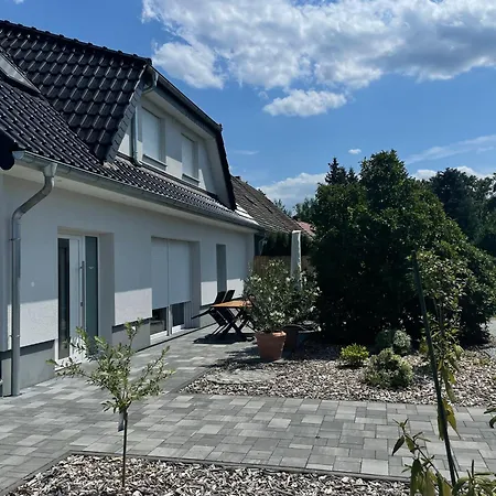 Helfert Fewo2 Mit Eigener Terrasse Senftenberg